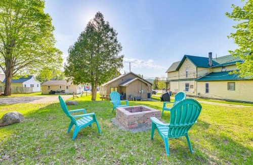 Cedar House | 2 Living Areas! Cedar Home 11 Mi to Mt Holiday Ski