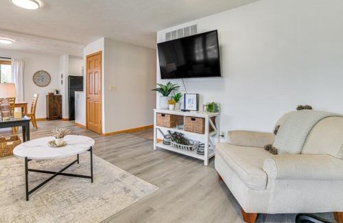 Cedar House | 2 Living Areas! Cedar Home 11 Mi to Mt Holiday Ski