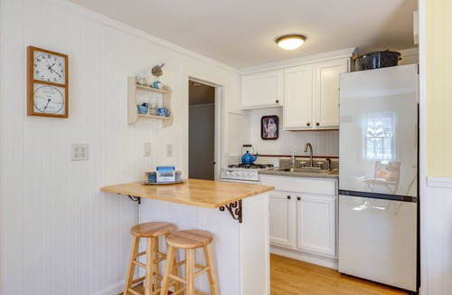 Wellfleet Cottage | 2 Mi to Beaches: Cozy Peaceful Escape w/Deck