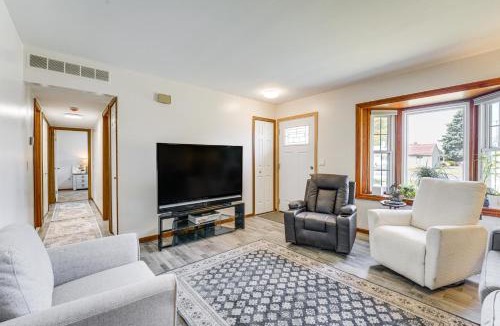 Harrison House | 2 Mi to Lake St Clair Boat Launch: Family Friendly