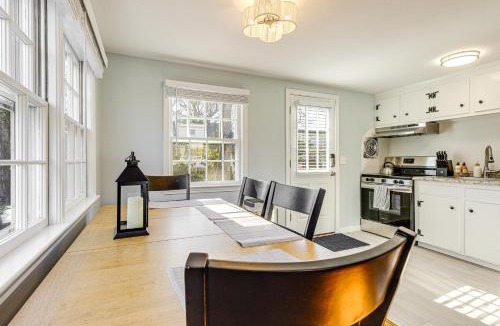Teaticket House | 2 Mi to Main St Falmouth Cape Cod Home