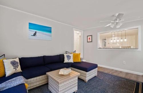 Dennis House | 2 Min to Mayflower Beach Dog Friendly