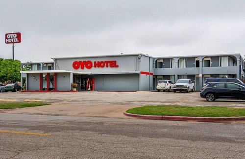 Wichita Falls Apartment | 2 Queen Bed| Non smoking