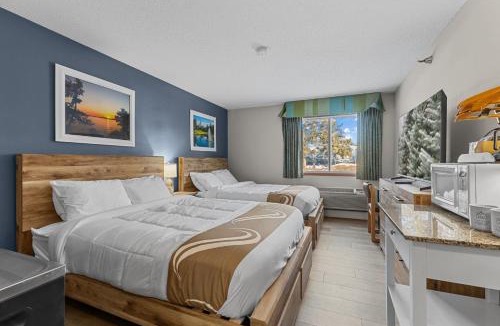 Nisswa Hotel | 2 Queen bed room 5 minutes from Gull Lake