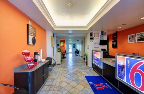 El Reno Apartment | 2 Queen Beds | Smoking