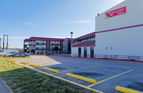 Wichita Falls Apartment | 2 Queen Beds Accessible Non-Smoking