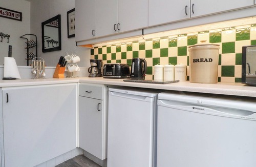 Airton House | 2 Riverside Walk