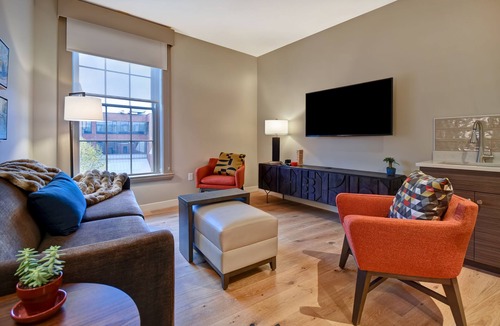 Old Port Apartment | 2-room downtown home