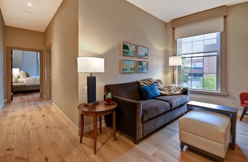 Old Port Apartment | 2-room downtown home