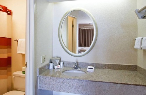 Bowmansville House | 2 Spaces! Pets Stay for FREE! w/ Free Parking, Short Drive to Buffalo Zoo!