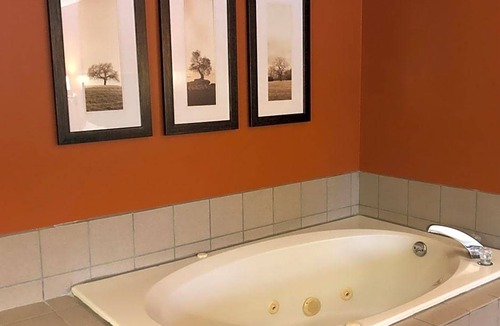 Silver City Hotel | 2-Star Hotel ∙ AmericInn by Wyndham Silver City
