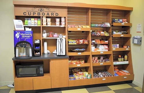 Fort Wayne Hotel | 2-Star Hotel ∙ Candlewood Suites Fort Wayne - NW, an IHG Hotel