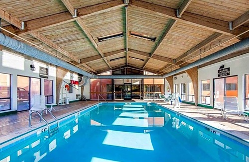 London Hotel | 2-Star Hotel ∙ Comfort Suites London