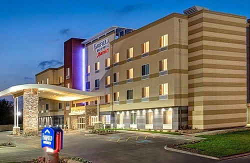 Troy Hotel | 2-Star Hotel ∙ Fairfield Inn & Suites by Marriott Detroit Troy