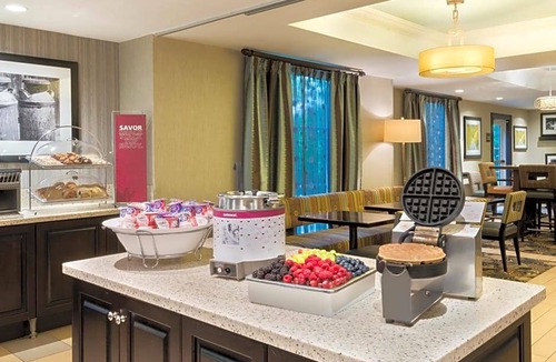 Billerica Hotel | 2-Star Hotel ∙ Hampton Inn Boston Bedford Burlington