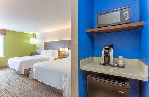 Scottsburg Hotel | 2-Star Hotel ∙ Holiday Inn Express Scottsburg, an IHG Hotel