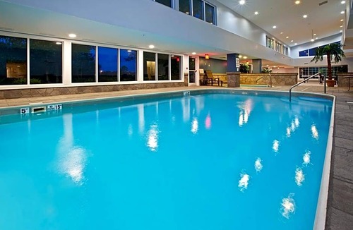 Bedford Hotel | 2-Star Hotel ∙ Holiday Inn Express Hotel & Suites Bedford, an IHG Hotel