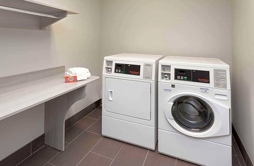 West Fargo Hotel | 2-Star Hotel ∙ Microtel Inn & Suites by Wyndham West Fargo Near Medical Center