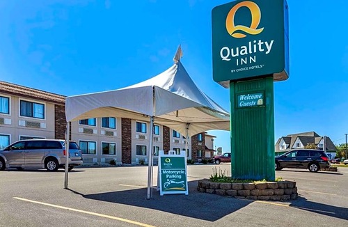 St Ignace Hotel | 2-Star Hotel ∙ Quality Inn Saint Ignace