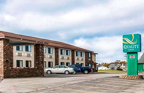 St Ignace Hotel | 2-Star Hotel ∙ Quality Inn Saint Ignace