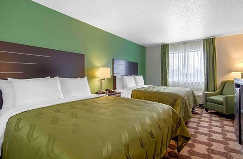 Russell Hotel | 2-Star Hotel ∙ Quality Inn
