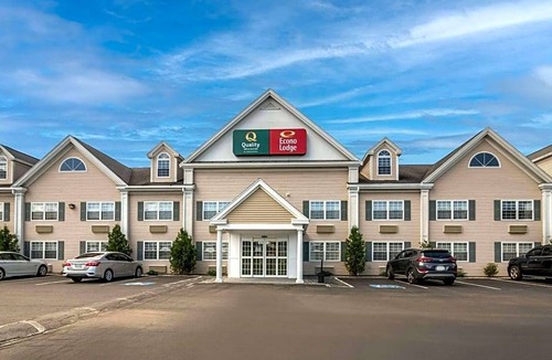 Danville Hotel | 2-Star Hotel ∙ Quality Inn & Suites