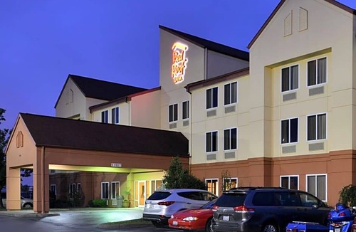 Clyde Hotel | 2-Star Hotel ∙ Red Roof Inn Clyde