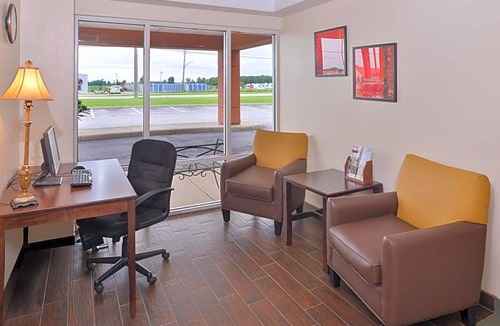 Clyde Hotel | 2-Star Hotel ∙ Red Roof Inn Clyde