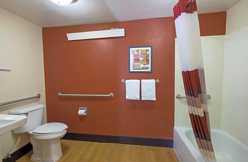 Salem Hotel | 2-Star Hotel ∙ Red Roof Inn Salem