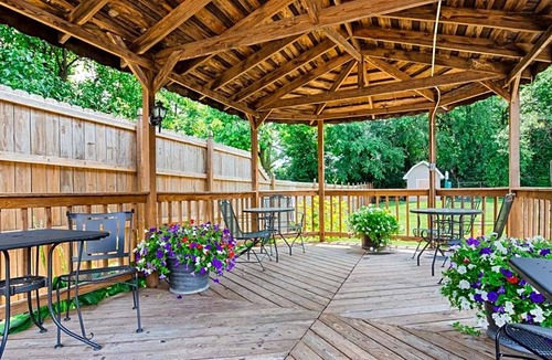 Bardstown Hotel | 2-Star Hotel ∙ SureStay Hotel by Best Western Bardstown General Nelson