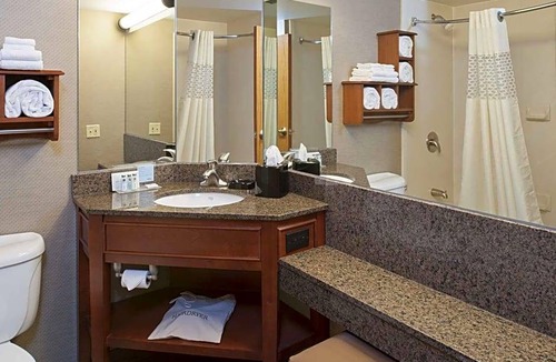 Norton Shores Hotel | 2-Star Hotel ∙ Hampton Inn Muskegon