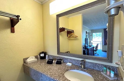 Logan Hotel | 2 Units | Logan Stay | Hocking Hills Trail Base | Waterfall & Cave Exploration
