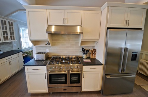 Glen Cove House | 20 Acre Meticulously Renovated and Luxurious Waterfront Estate - One of A Kind!
