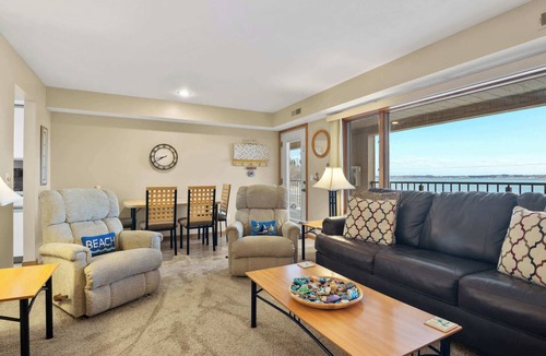 Elk Rapids Condo | #20 ELK RAPIDS BEACH CONDOMINIUM