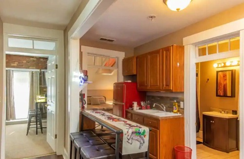 Butchertown Condo | 20% OFF! Bourbon Trail Loft 6BR Sleeps 16