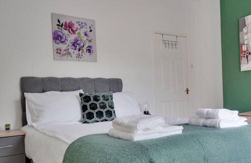 Newbottle House | 🌟 20% Off - Furnished 3 Bed/Wi-Fi/Free parking/6 Guest's 🌟