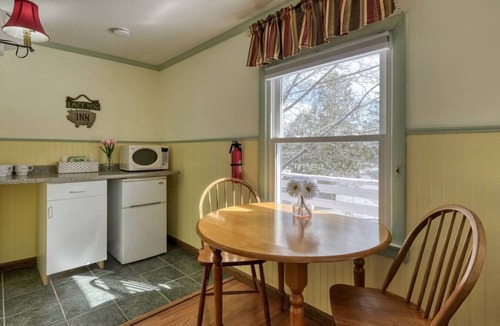 Trenton Apartment | 20 Stunning Acadia Lodge w/AC Open Hearth Inn