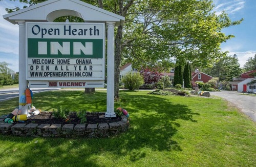 Trenton Apartment | 20 Stunning Acadia Lodge w/AC Open Hearth Inn