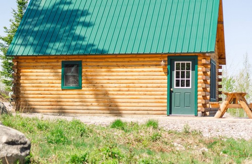 Columbia Falls Cabin | #27 - Flagpole View Cabins - King Plus Cabin