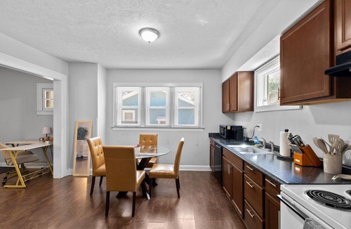 Meridian-Kessler House | 2Bd/2Bth King Beds, Patio, Walk to Trail, Safe & Quiet, Newly Furnished