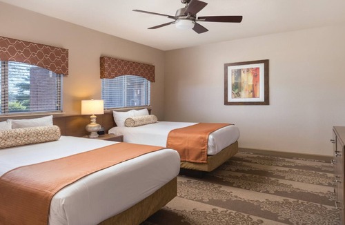 Pennington Bend Resort | 2BD/Nashville - Pool, Gym, Kitchen, Jet Tub, WiFi!