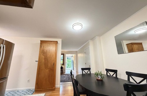 Dennis Cottage | 2Bed 1Bath- ½ Mile walk to Mayflower, central A/C, CLEAN w/washer/dryer