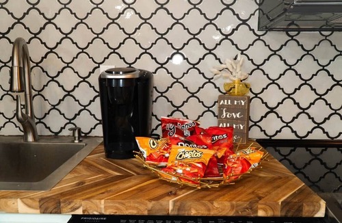Roselawn Finance Apartment | 2BR Corporate, Insurance & Extended Stays