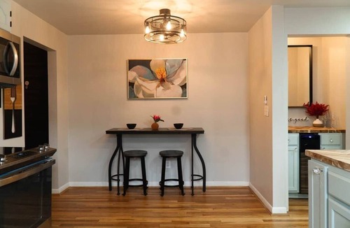 Roselawn Finance Apartment | 2BR Corporate, Insurance & Extended Stays