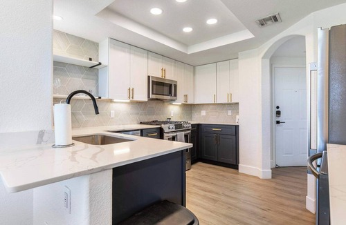 Desert Paradise Estates Apartment | 2BR CozySuites at Kierland Commons with pool #07