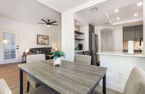 Desert Paradise Estates Apartment | 2BR CozySuites at Kierland Commons with pool #11