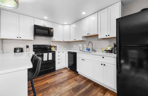 Seal Harbor Apartment | 2BR + Deck 0.5mi to Park Entrance! [Carriage Loft]