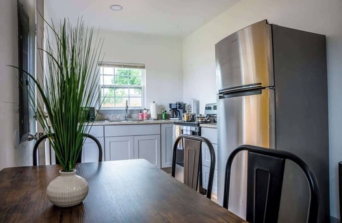 Amarillo House | 2BR Duplex Sleeps 8 Downtown Amarillo Corp Stays