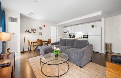Theatre District Apartment | 2BR in Downtown Boston alw1