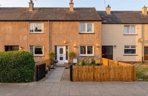Prestonpans House | 2BR Near Portobello & Musselburgh - Free Parking - Fast Wi-Fi